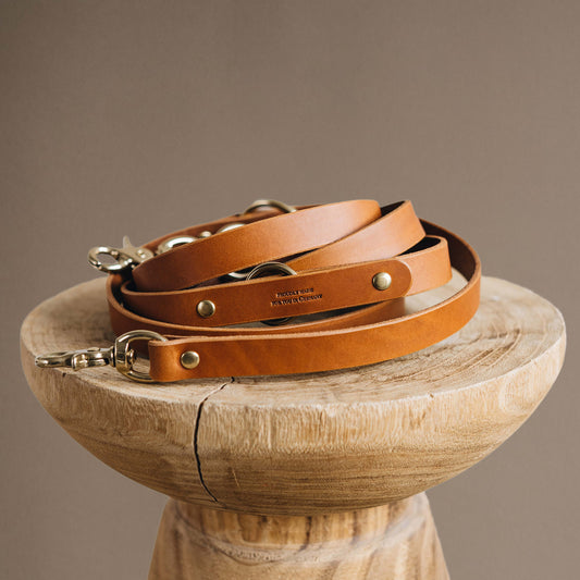 Umhängeleine aus Leder. Lasso Brown